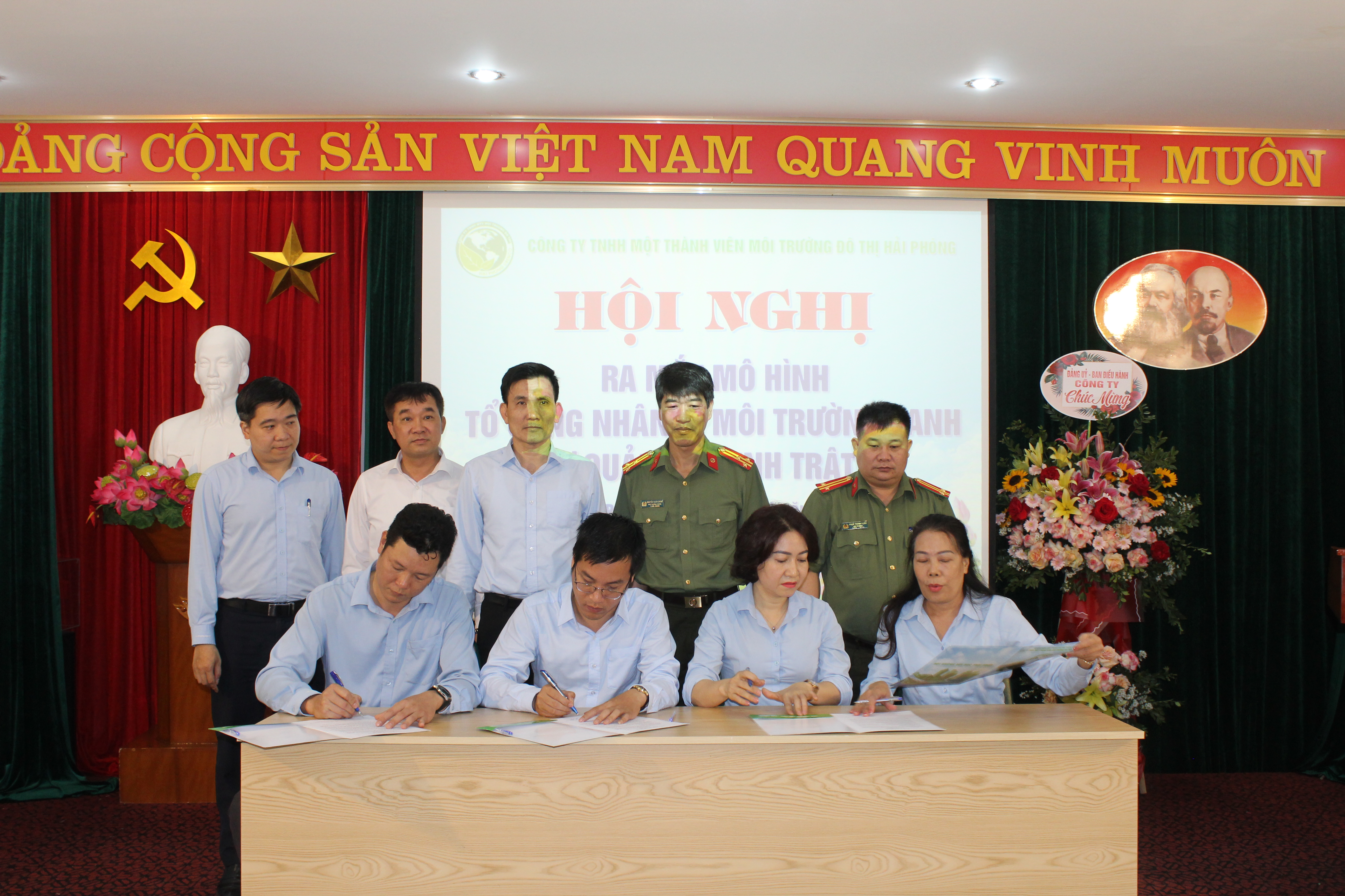 Công ty TNHH MTV Môi trường đô thị: Triển khai xây dựng mô hình “Tổ công nhân vì môi trường xanh - Tự quản về an ninh, trật tự